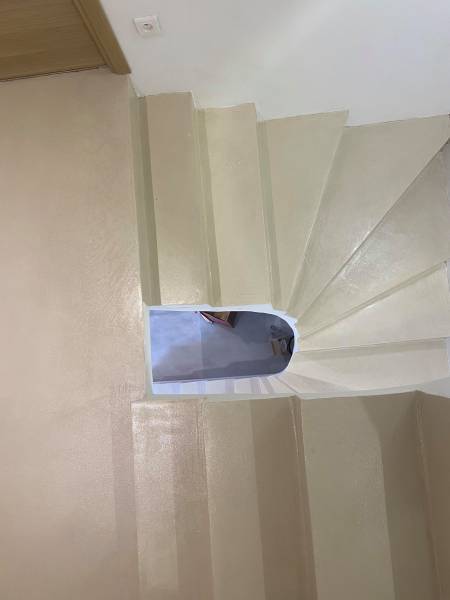 escalier en béton ciré